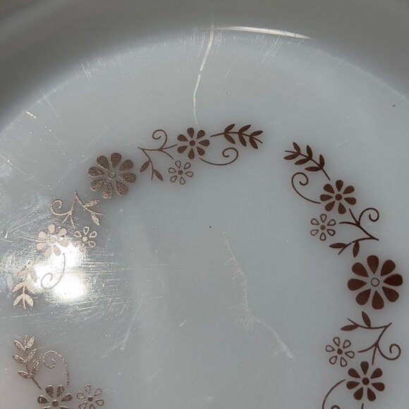 Vintage Dynaware Pyr-o-rey Brown Daisy Pattern Milk Glass Pie Plate - Picture 7 of 10